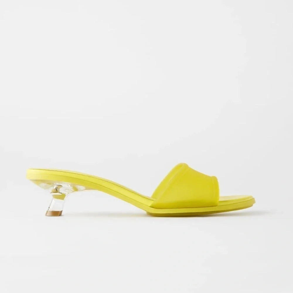 ZARA BNWT Rubber Kitten Heel Sandals - Picture 2 of 7